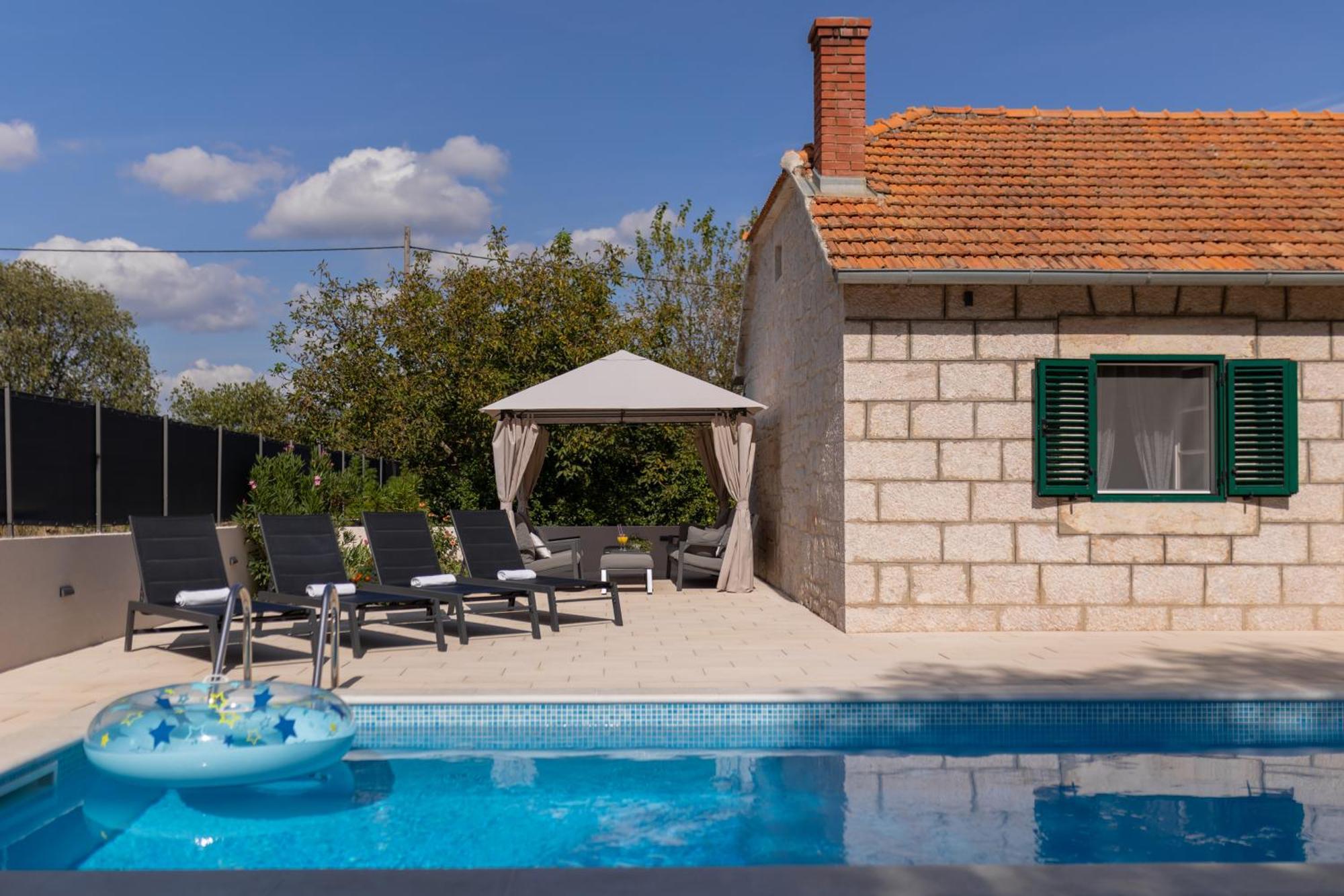Experience Village Life - Jokini Dvori With Private Pool Pakovo Selo Eksteriør billede
