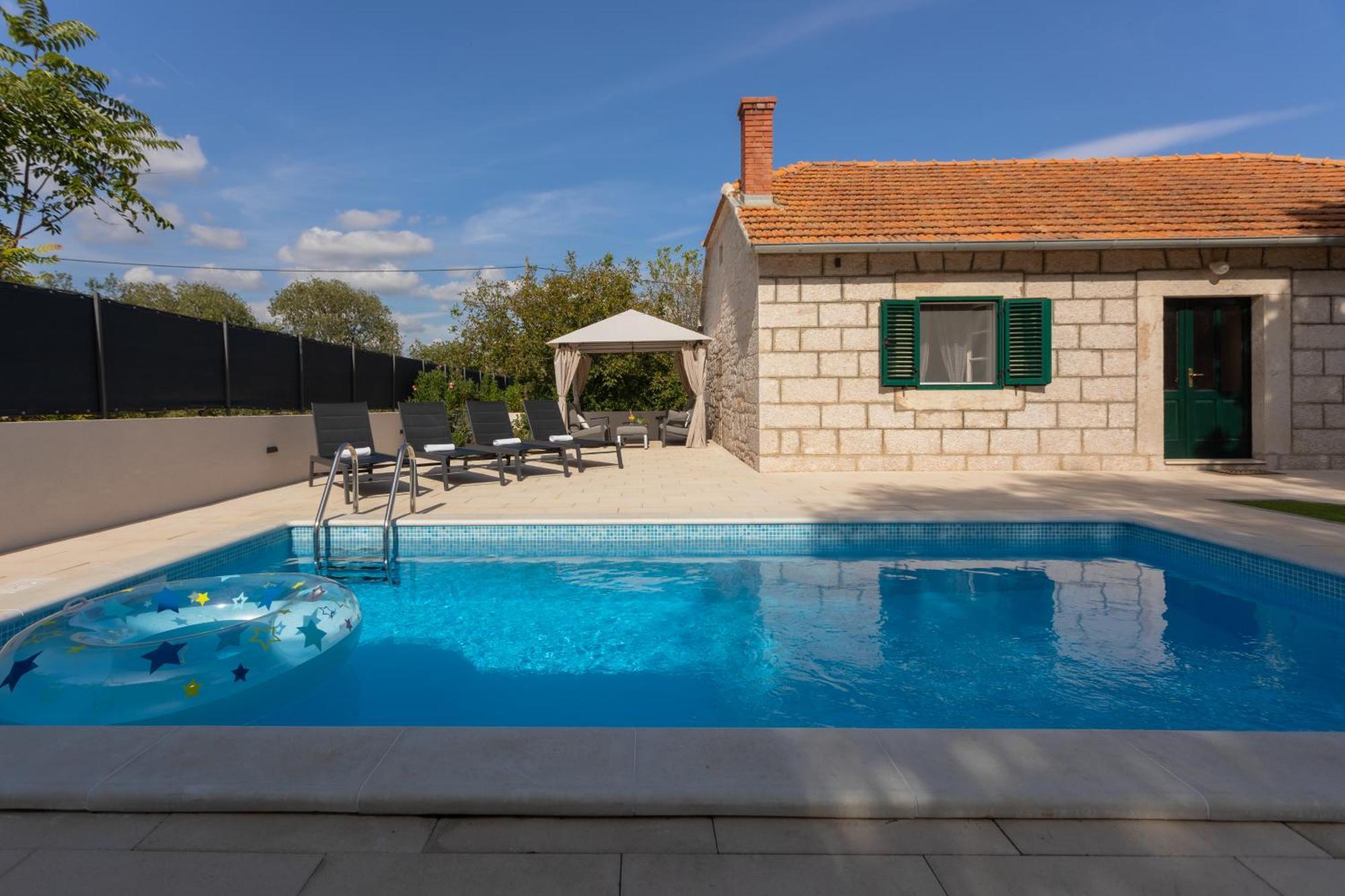 Experience Village Life - Jokini Dvori With Private Pool Pakovo Selo Eksteriør billede