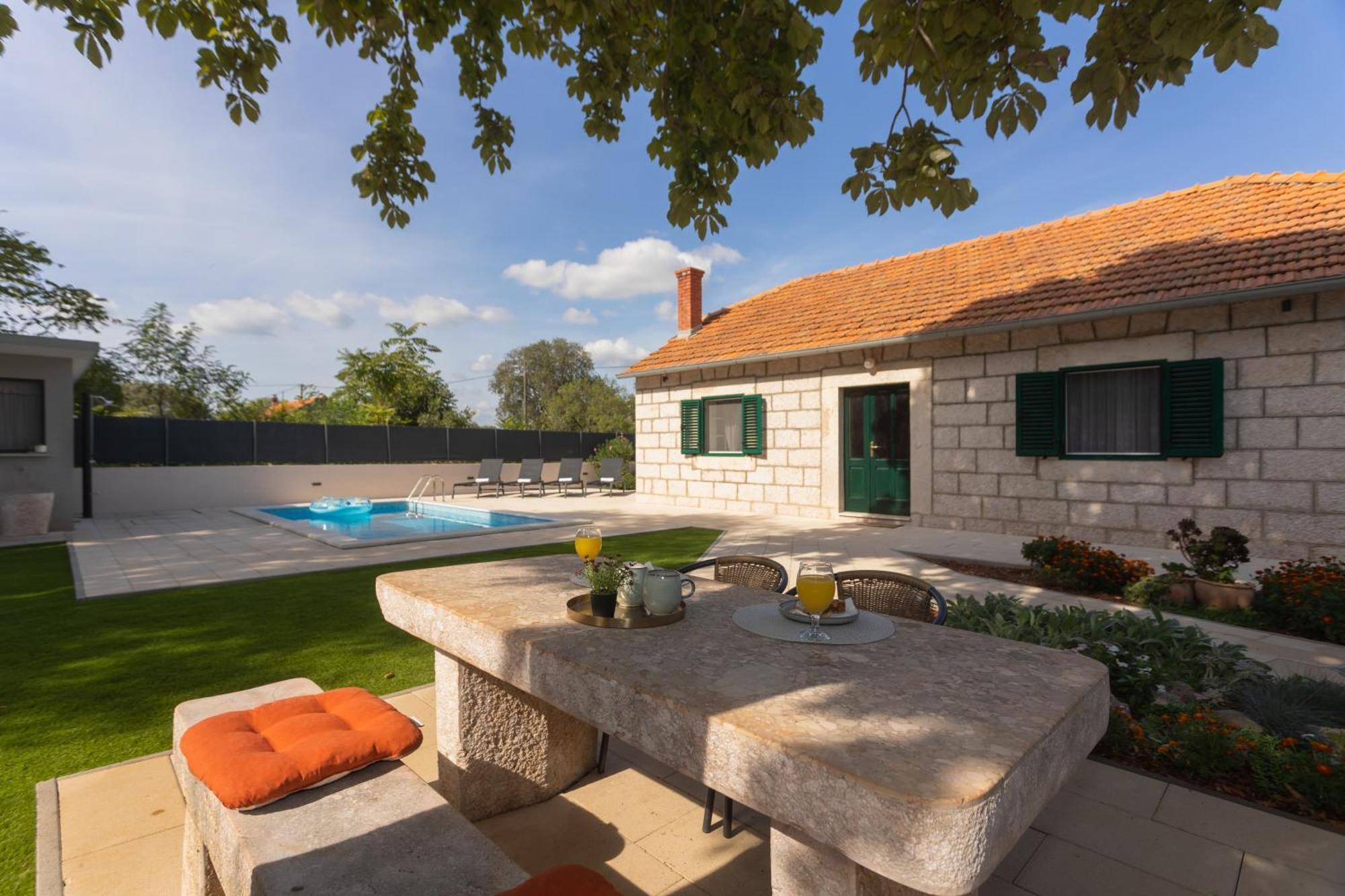 Experience Village Life - Jokini Dvori With Private Pool Pakovo Selo Eksteriør billede
