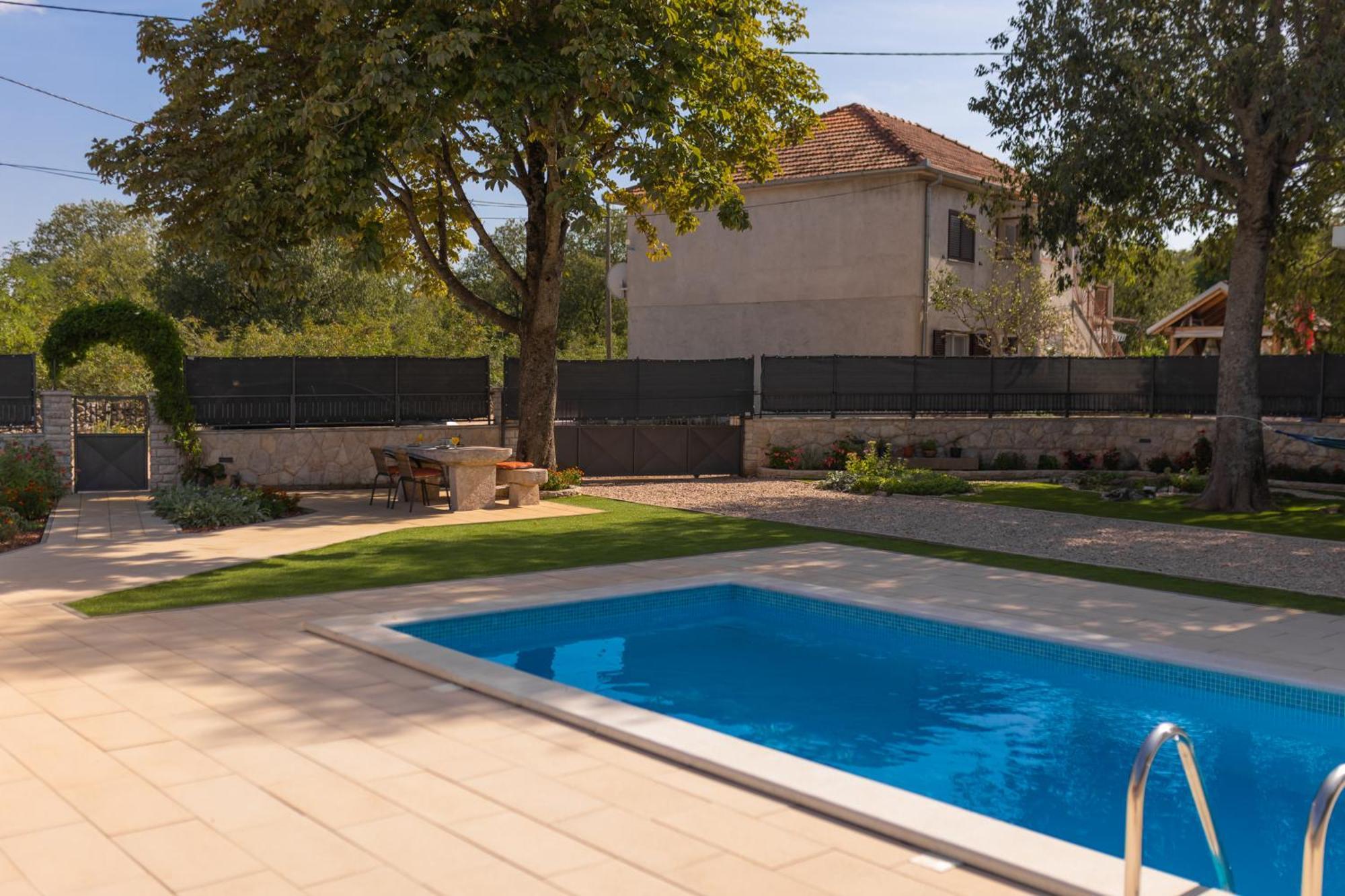Experience Village Life - Jokini Dvori With Private Pool Pakovo Selo Eksteriør billede
