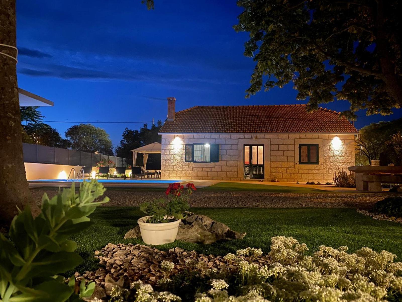 Experience Village Life - Jokini Dvori With Private Pool Pakovo Selo Eksteriør billede